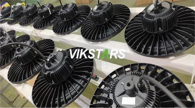 کیفیت بالا 100W 150W 200W چراغ های خلیج بالا طراحی کلاسیک برای پروژه انبار روشنایی صنعتی 24