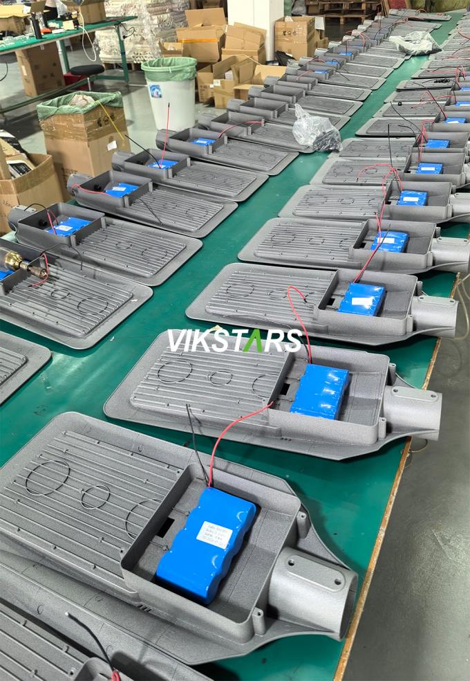 گرمترین فروش چراغ های خورشیدی LED 300W 500W 1600W برای پروژه روستای پارک صنعتی خیابان اصلی 30